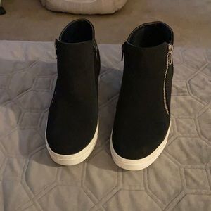 Brash Cece hidden wedge. Size: 7